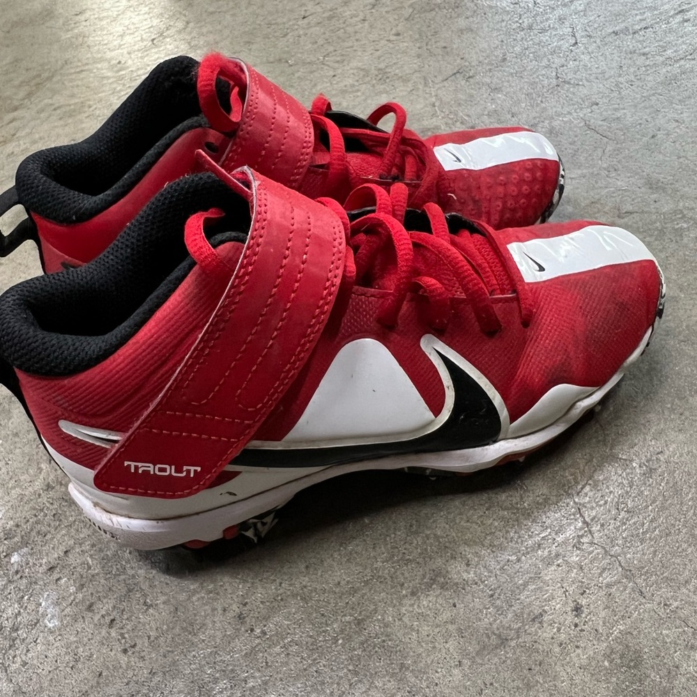 Nike’s Baseball shoes size 1.5 boys/kids